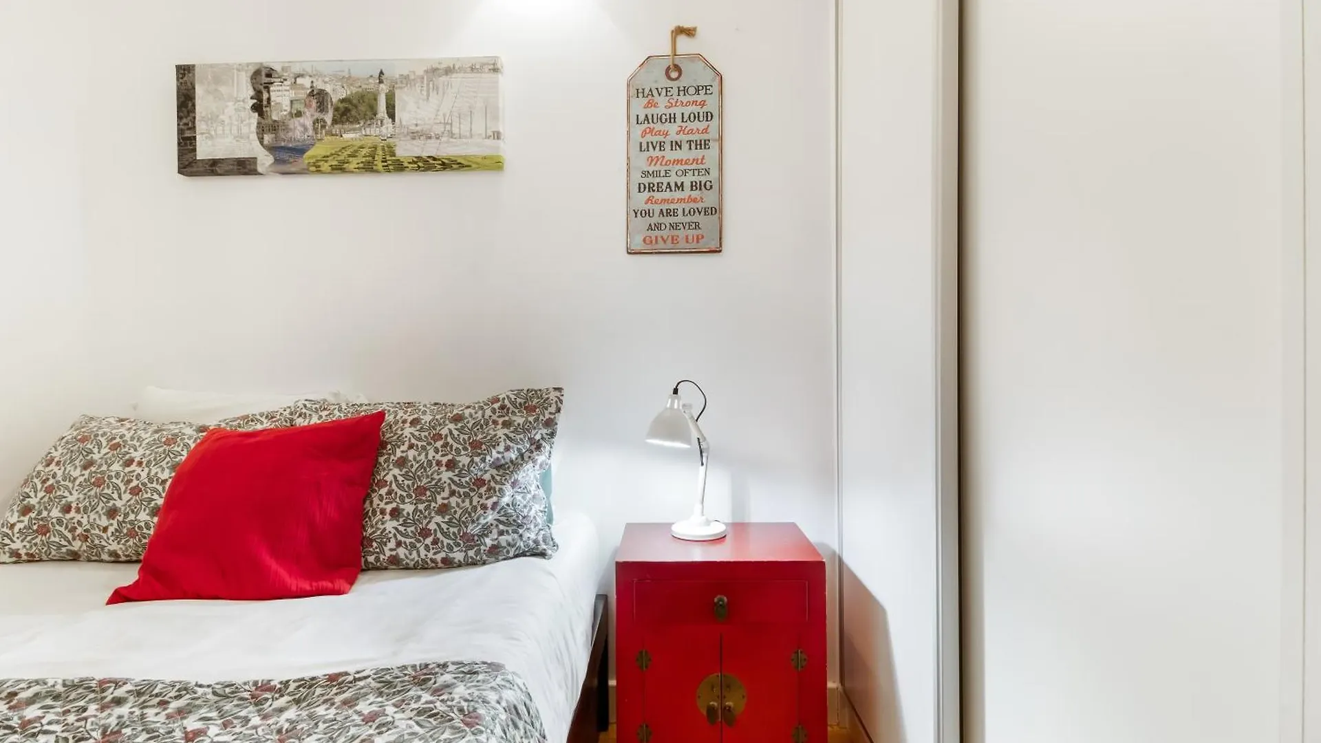 Cosy Retreat In Madragoa -Lisbon Apartment 0*, Lisbon Portugal