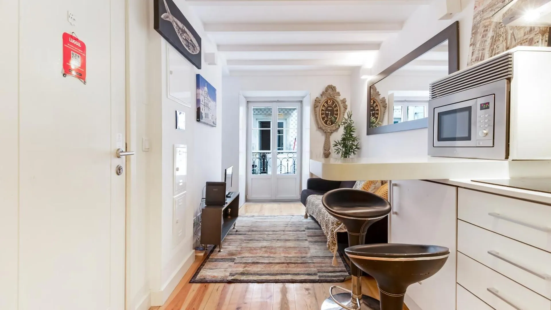 Cosy Retreat In Madragoa -Lisbon Apartment 0*, Lisbon Portugal
