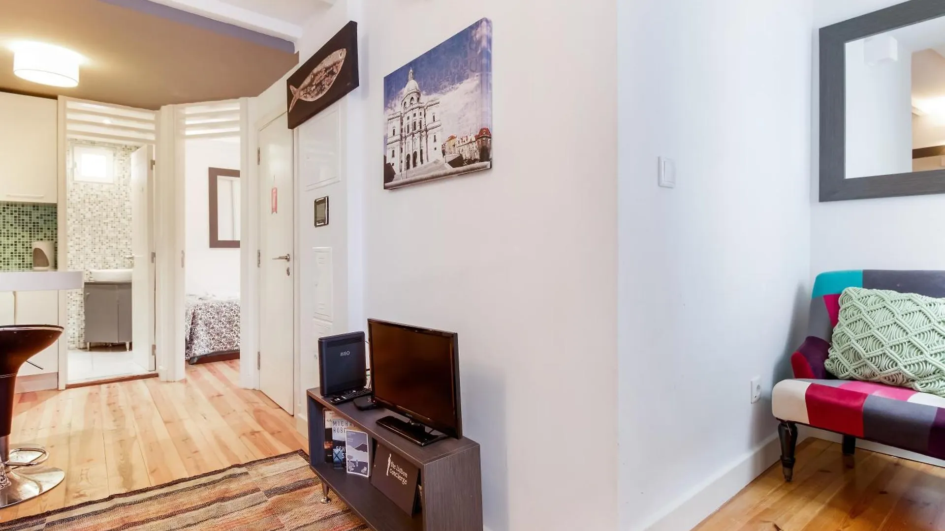 Cosy Retreat In Madragoa -Lisbon Apartment Portugal