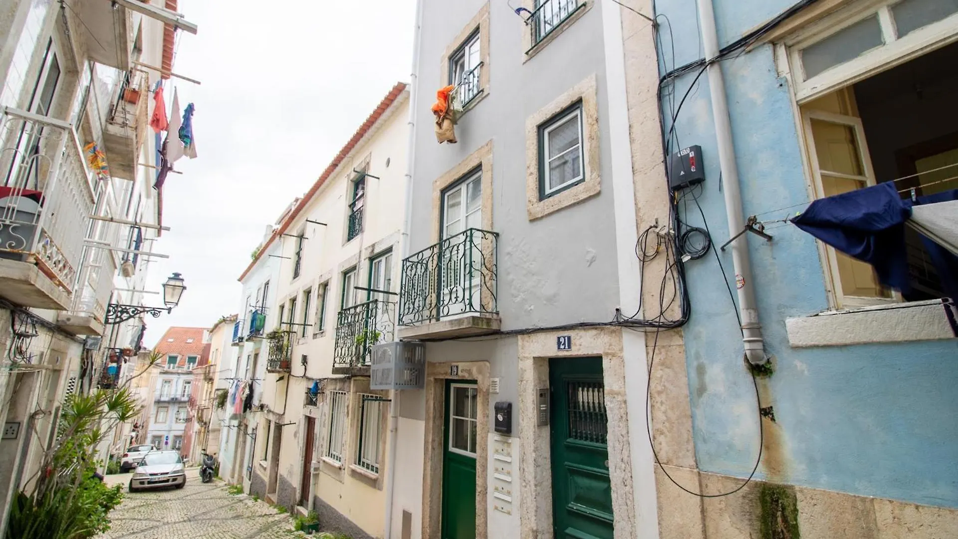 Cosy Retreat In Madragoa -Lisbon location